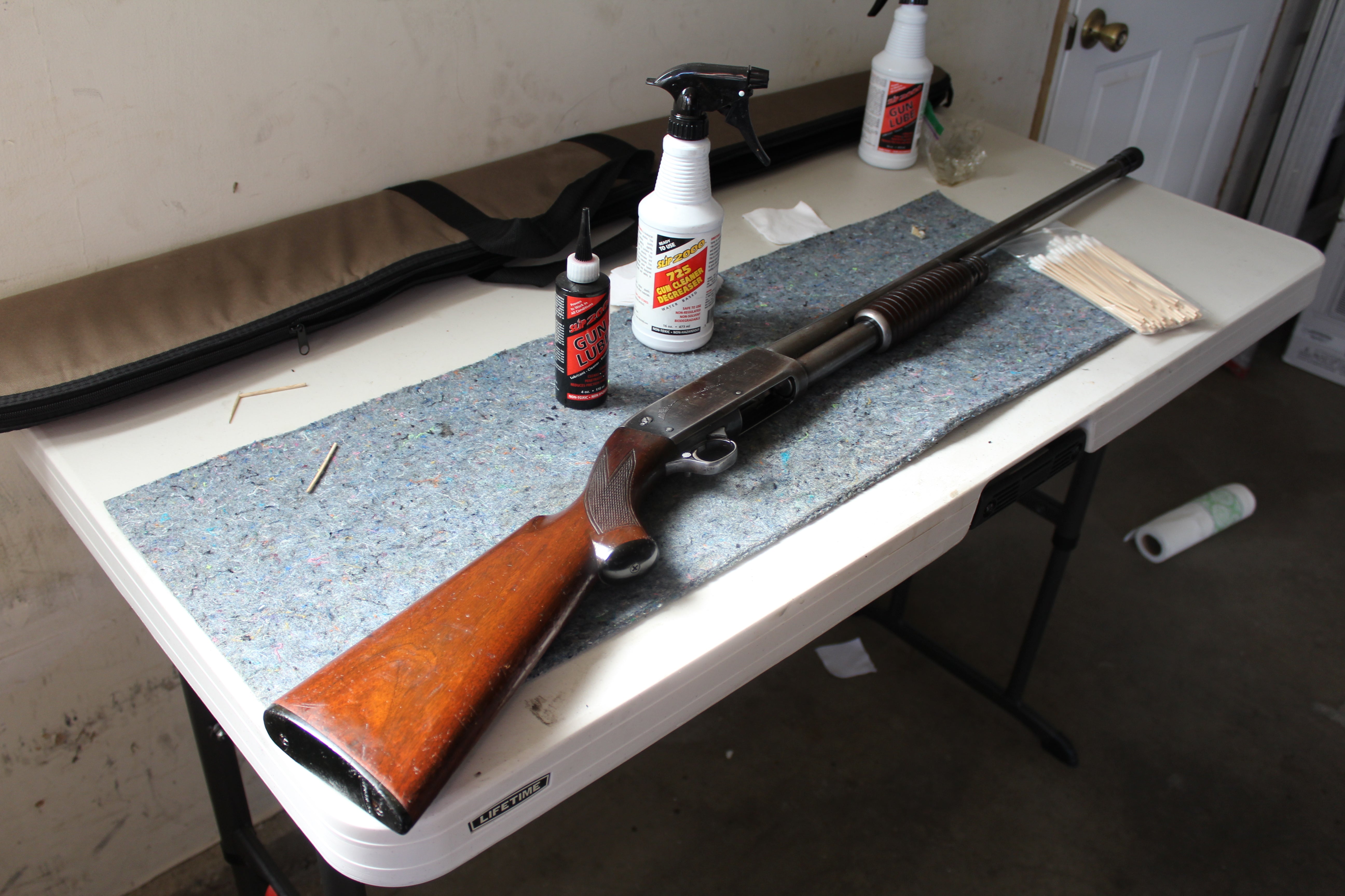 Shotgun Blast From the Past: Cleaning an Ithaca Model 37 with 725 cleaner